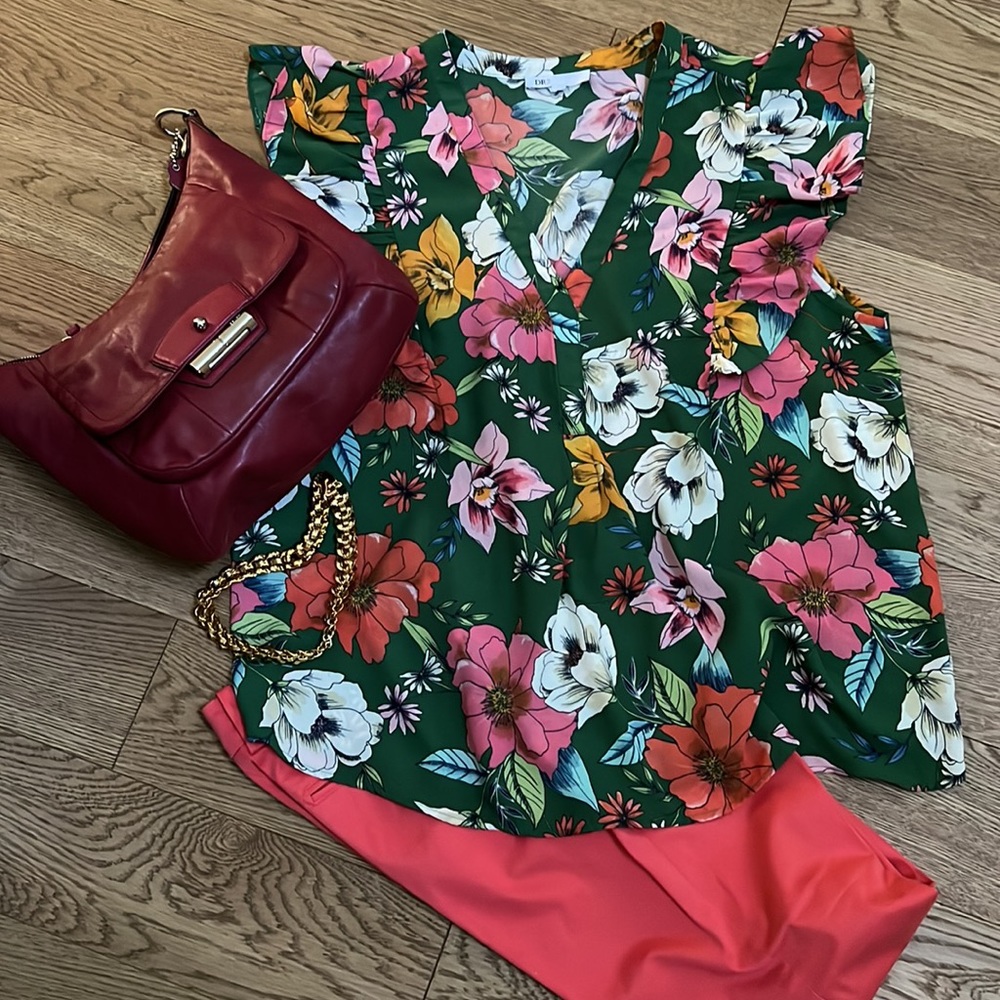 Floral blouse. Size XL